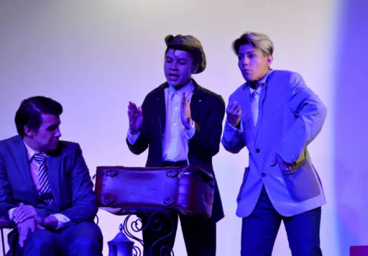 Una escena de la galardonada pieza teatral que se estará presentando en The Space del 29 al 31 de marzo con la dirección de su autor Javier Stanziola y de Fernando Beseler. Foto: Cortesía.