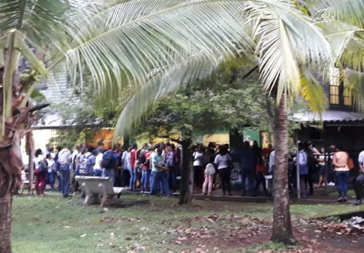 María Zuñiga, estudiante de humanidades manifestó que ellos tienen temor al llegar a sus salones debido a que no quieren ser victima de los delincuentes.