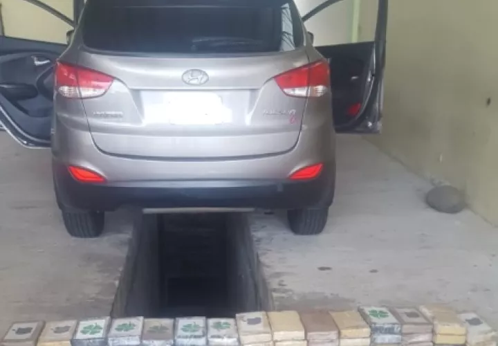 Ambas funcionarias fueron aprehendidas en el puesto de Control de Guabalá en el distrito de Tolé en la provincia de Chiriquí con 74 kilos de cocaína. Foto/José Vásquez