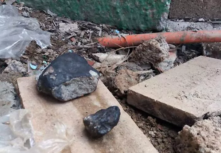 Hasta el momento han sido encontrados más de cien trozos de meteorito, considerado el "más notable acontecimiento de su tipo conocido en Cuba". FOTO/EFE