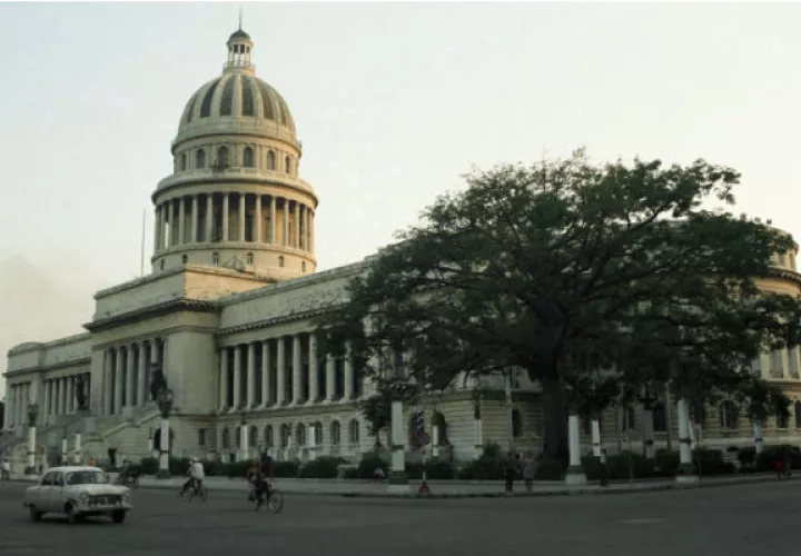 Vista del edificio del Capitolio Nacional en la ciudad de La Habana, Cuba. EFE