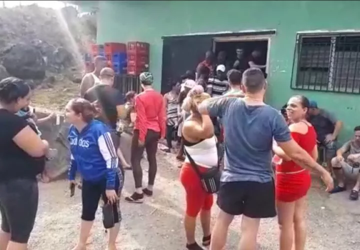 Según lo programado los ilegales salen en grupos de pequeños por Paso Canoas a territorio costarricense con el objetivo de continuar su viaje a Estados Unidos.
