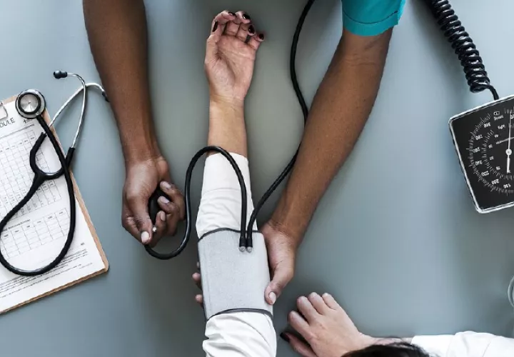 Si la sepsis no se controla puede avanzar a choque séptico. 
