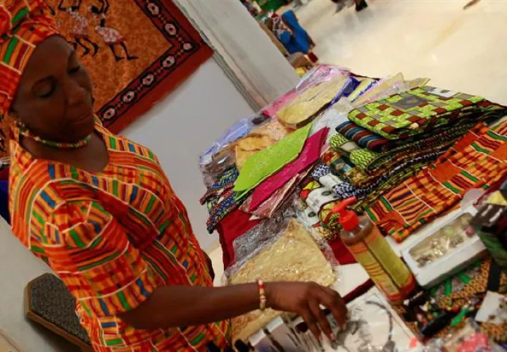 En esta feria cultural en la Binal enseñarán el arte del turbante. EFE