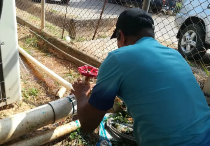  Los técnicos repararon el daño, y el sistema se recuperó paulatinamente. Foto: Thays Domínguez.