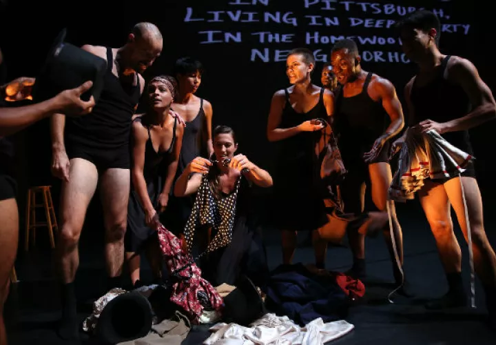 Espectáculo de danza "Halfway to dawn". Foto: David Rousseve.