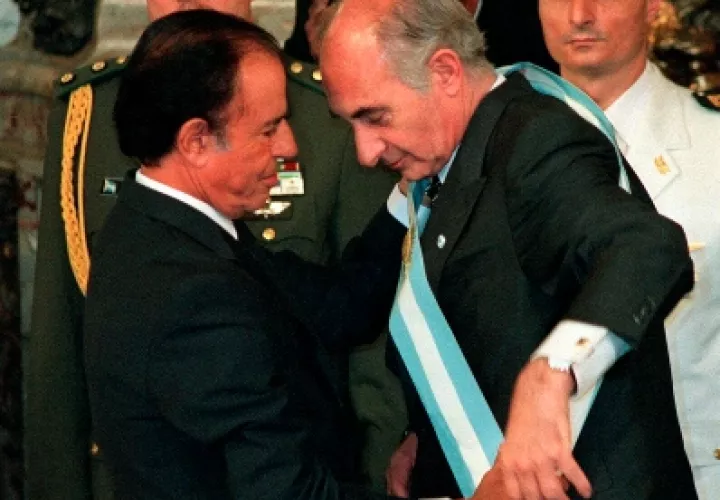 Fernando De la Rúa, de 81 años y que fue presidente entre 1999 y 2001, había sido hospitalizado "en estado muy delicado" en el instituto Fleni de la localidad bonaerense de Escobar, según allegados del político. FOTO/AP