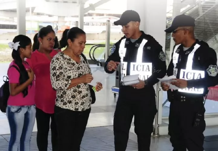 La nueva dirigencia de la  Policía ha prometido reforzar el contacto comunitario. Foto de Twitter