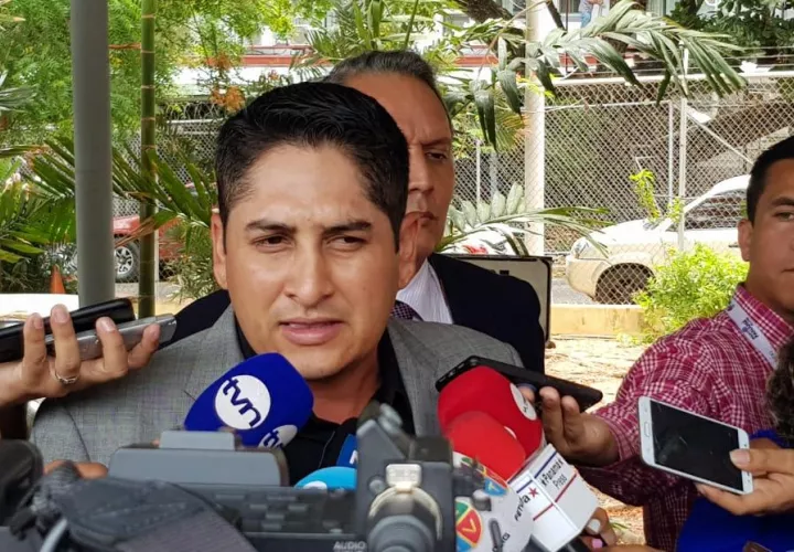 El diputado aseveró que a raíz de estas publicaciones del Diario La Prensa tiene familiares con problemas de salud.