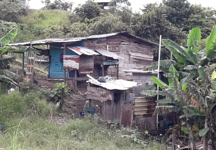 Entre los desalojados hay menores de edad, adultos mayores y personas con alguna discapacidad. Foto: Cortesía