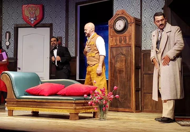Comedia "¡Qué desastre de obra!", en Teatro La Plaza hasta el domingo 2 de junio. Foto: R. Bernal.