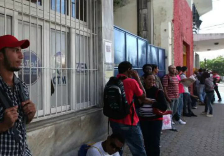 Los jóvenes son los más afectados. EFE