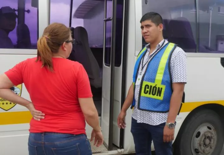 Los 26 extranjeros detenidos por laborar sin permiso y mantener estadía vencida.