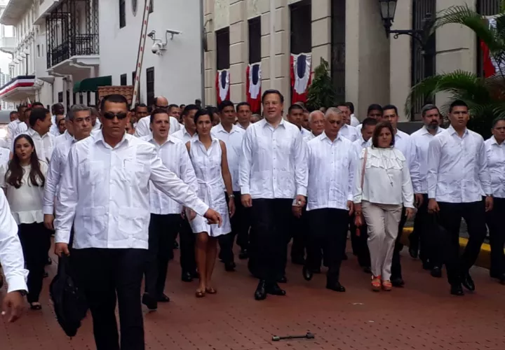 El presidente Juan Carlos Varela llegó al Consejo Municipal. Foto: Victor Arosemena