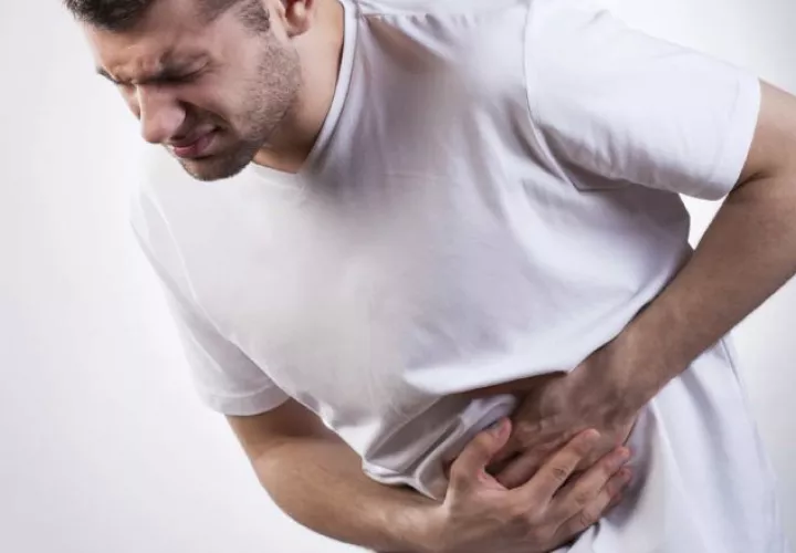 La diarrea en este caso se da por un desequilibrio de las bacterias en la microbiota. 