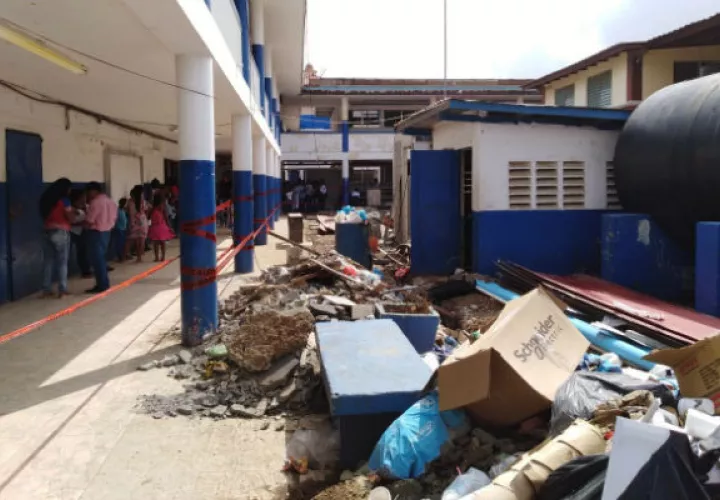  La Escuela República de Bolivia, donde se efectúan trabajos no inició clases en forma regular. Foto: Diómedes Sánchez. .