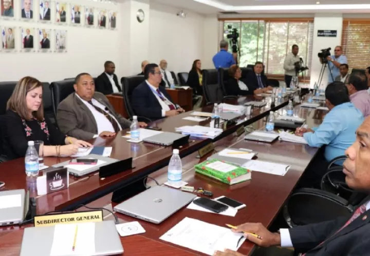 Junta directiva de la CSS envió al presidente Laurentino Cortizo  los 17 nombres de aspirantes a dirigir esa institución.