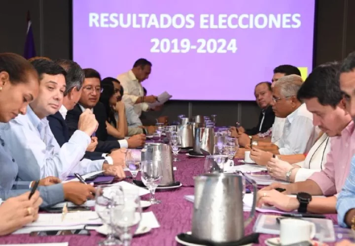 La reunión terminó entrada la madrugada de ayer. Foto de cortesía