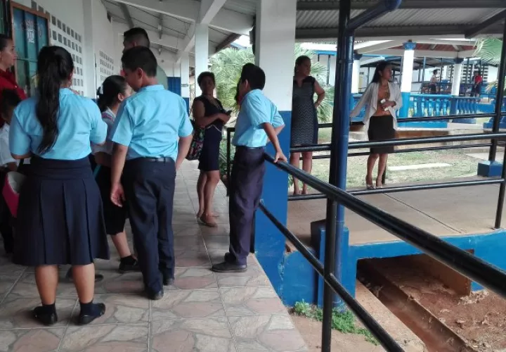 Unos 10 mil docentes recibirán el pago de parte del Meduca a partir del próximo mes, según se dio a conocer. Foto: EPASA