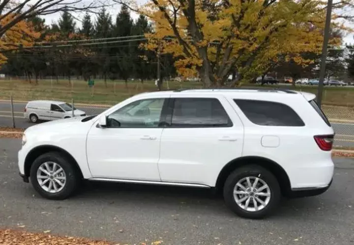 Comprarán auto de 60 mil dólares para funcionario porque el anterior tiene mucho kilometraje. Foto: es.dodge.com.