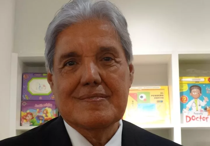 Dr. Mario Molina, escritor. Autor de "Cultura y Sociedad en Panamá La Vieja", ganador del  primer premio Concurso Internacional Ensayo  Histórico, que será presentado el viernes 20 de septiembre. Foto: Rosalina Orocú Mojica