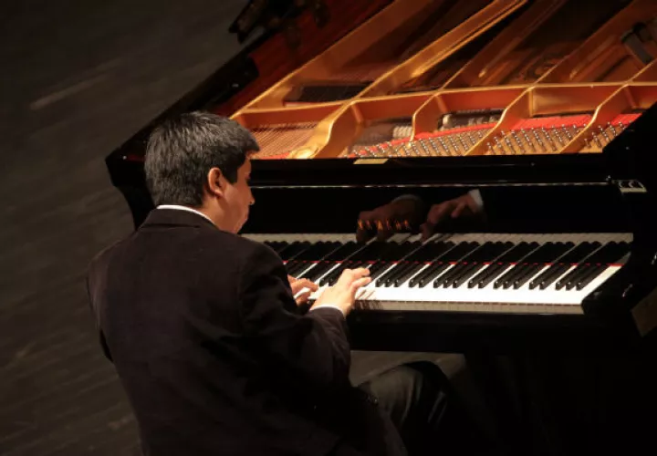 Durante el concurso, edición 2012, en el Teatro Nacional. /Foto: Archivo.