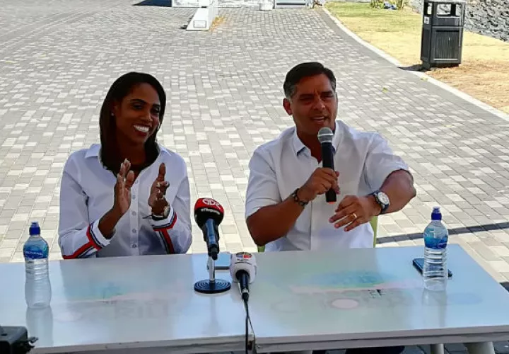 Adolfo "Beby" Valderrama presentó a Edna Jaramillo como su vicealcaldesa.