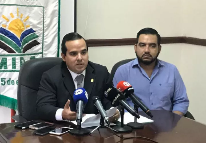Eduardo Carles, ministro de Desarrollo Agropecuario lo publicó en su cuenta de Twitter.  