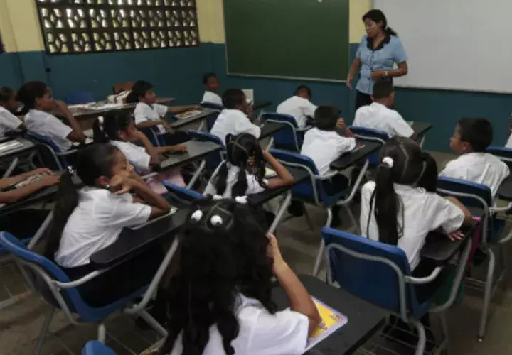 Las personas necesitan principalmente dos elementos: salud y educación.