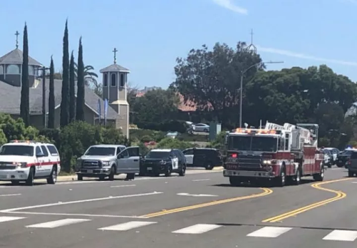 "Un hombre ha sido detenido para cuestionarlo en conexión con el tiroteo ocurrido en la sinagoga de Poway".