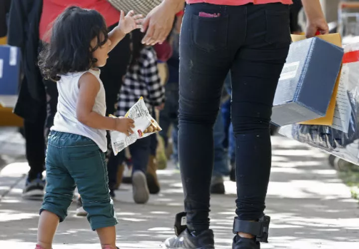 Para los niños de padres que ya no están en el país pero han pedido que sus hijos permanezcan en Estados Unidos, la Administración federal no podrá oponerse a la petición de que los progenitores testifiquen vía telefónica o por escrito.