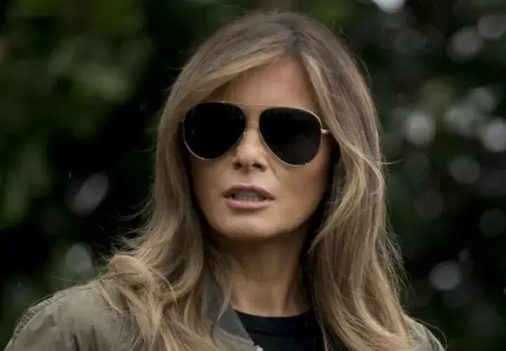 Por el momento se desconoce si Melania Trump mantiene su propósito de viajar o si por el contrario, finalmente, permanecerá en Washington.