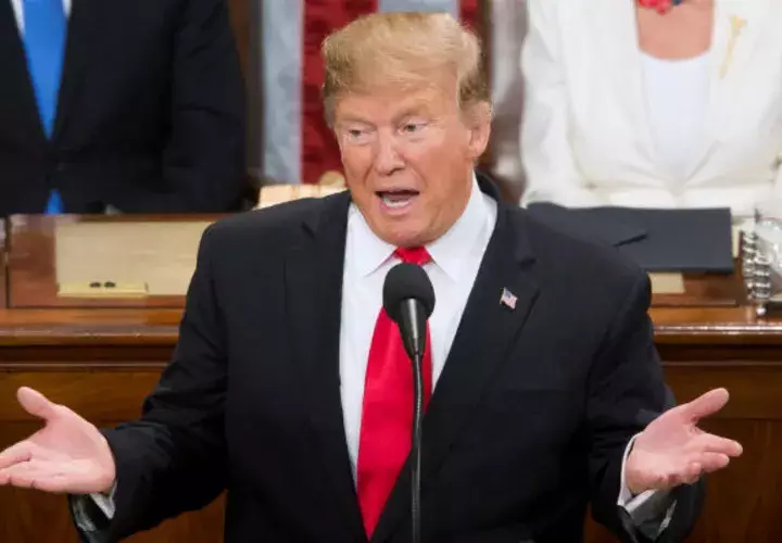 Trump precisó que rubricaría ese decreto en cuanto terminara la rueda de prensa, y aseguró que prevé que la oposición demócrata le "demande" ante los tribunales para bloquear la medida, aunque pronosticó que ganará la batalla judicial.