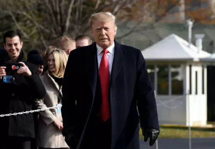 "John Kelly se irá hacia finales de año", dijo Trump en declaraciones a los periodistas en la Casa Blanca.