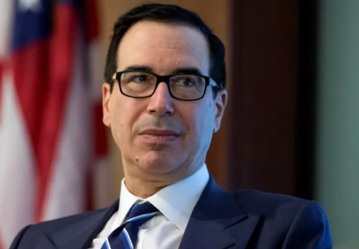 "La acción de hoy del Tesoro avisa a los servicios militares y de inteligencia de Venezuela, así como a quienes les apoyan, de que su respaldo al régimen ilegítimo de (el presidente venezolano, Nicolás) Maduro tendrá consecuencias graves".
