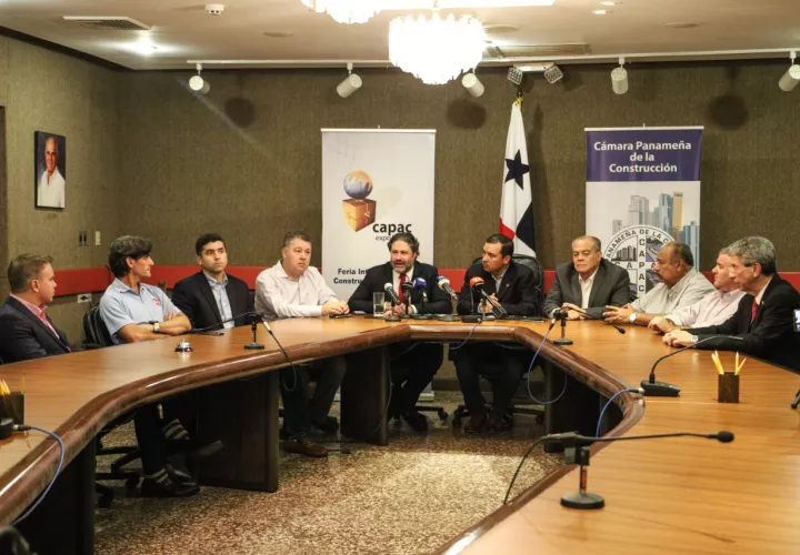 Ejecutivo y Capac destacan el impacto positivo de la nueva ley de intereses preferenciales sobre las transacciones hipotecarias.
