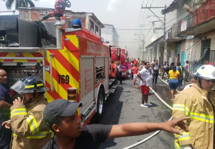 El bombero falleció luego que le cayeran varios escombros en un incendio en El Chorrillo. Foto: Bomberos de Panamá.