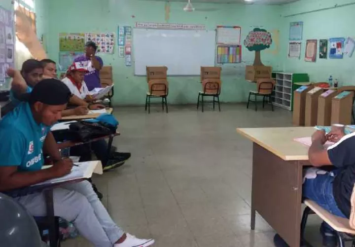 Los afectados deben acudir a los bancos de cédulas. Foto: Panamá América