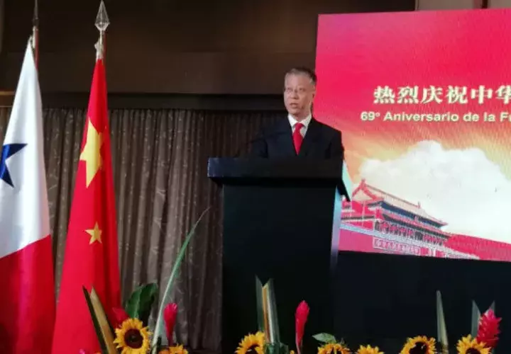 El embajador de China en Panamá, Wei Qiang. 