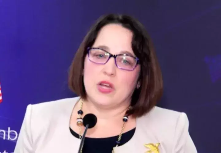 La embajadora de Estados Unidos en El Salvador, Jean Manes,  hizo el anuncio.
