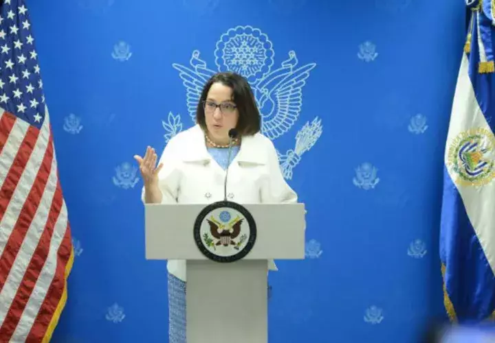Jean Manes, embajadora de Estados Unidos en El Salvador. 