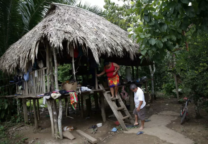 Los emberás de más edad están acostumbrados a sus ranchos. Foto: EFE