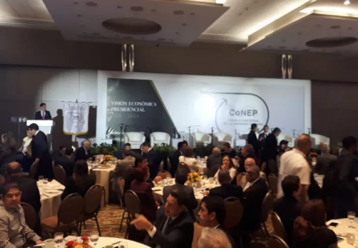 Según los empresarios, el próximo presidente tiene que generar confianza entre los inversionistas para que invierta en el país. Foto: Yessica Valdés.