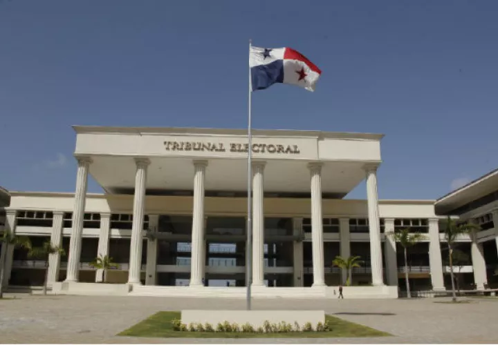 Quien publicase encuestas durante ese período de veda era sancionado por el Tribunal Electoral.