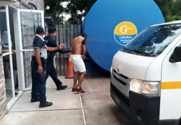 enfermero_tableno_homi_1.jpg