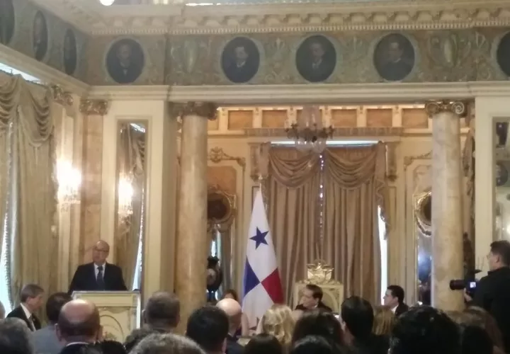 Enrique Lau Cortés ha sido subdirector de la Caja de Seguro Social y subcontralor de la República.