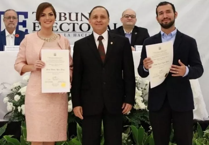 La ceremonia de entrega de credenciales se dio en la sede principal del Tribunal Electoral.