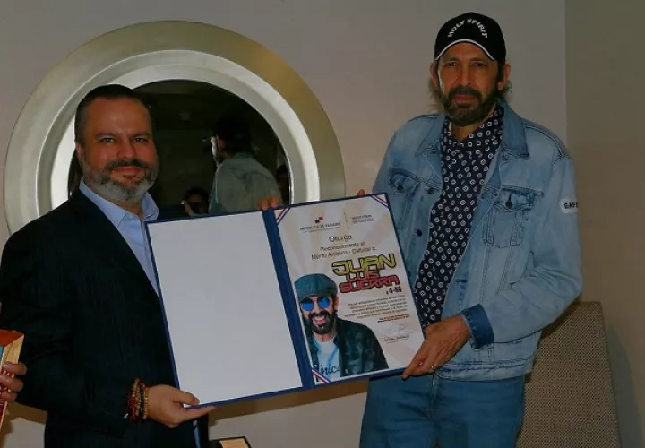 Juan Luis Guerra se presento ayer el Rommel Fernández.