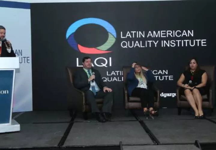 Expertos hablaron sobre la Responsabilidad Social  Empresarial y la ética, entre otros temas. Cortesía de Hermes González