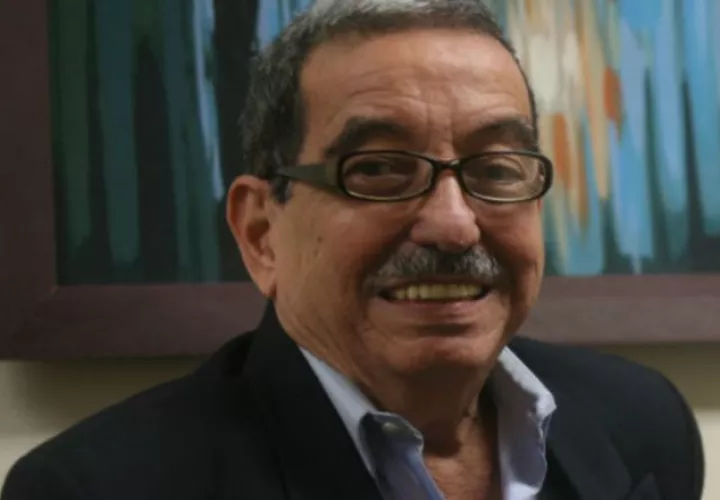 Ernesto 'Neco' Endara, escritor panameño, el que más veces ha ganado el Concurso Nacional de Literatura  'Ricardo Miró'. Foto: Cortesía.
